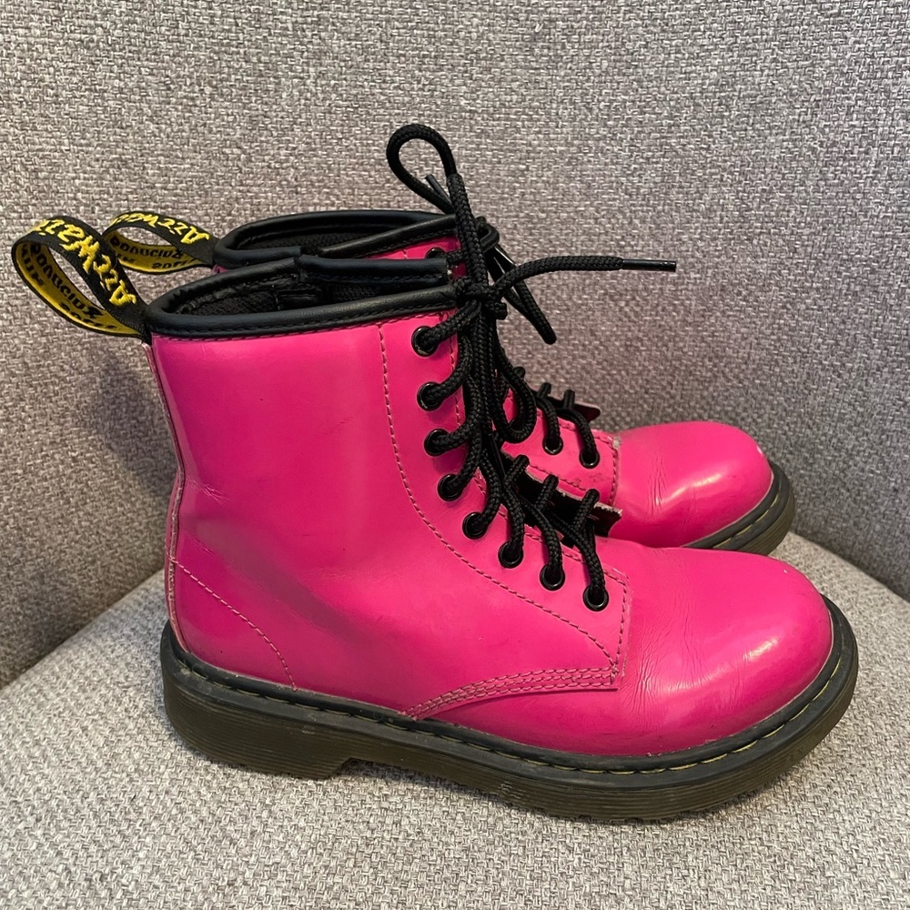 DR. MARTENS- Delaney Girls Hot Pink Patent Leather Boots. Size 1
